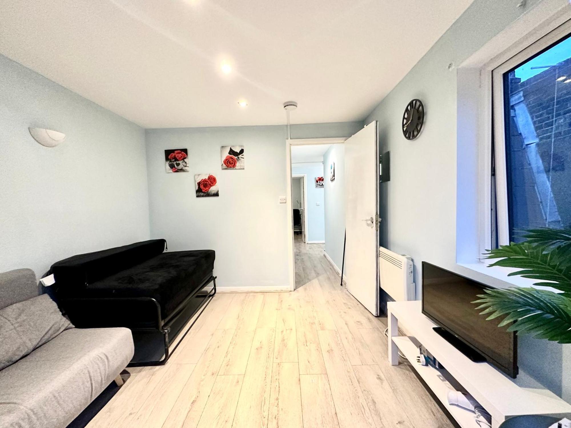 Kings Cross Guest House Лондон Экстерьер фото