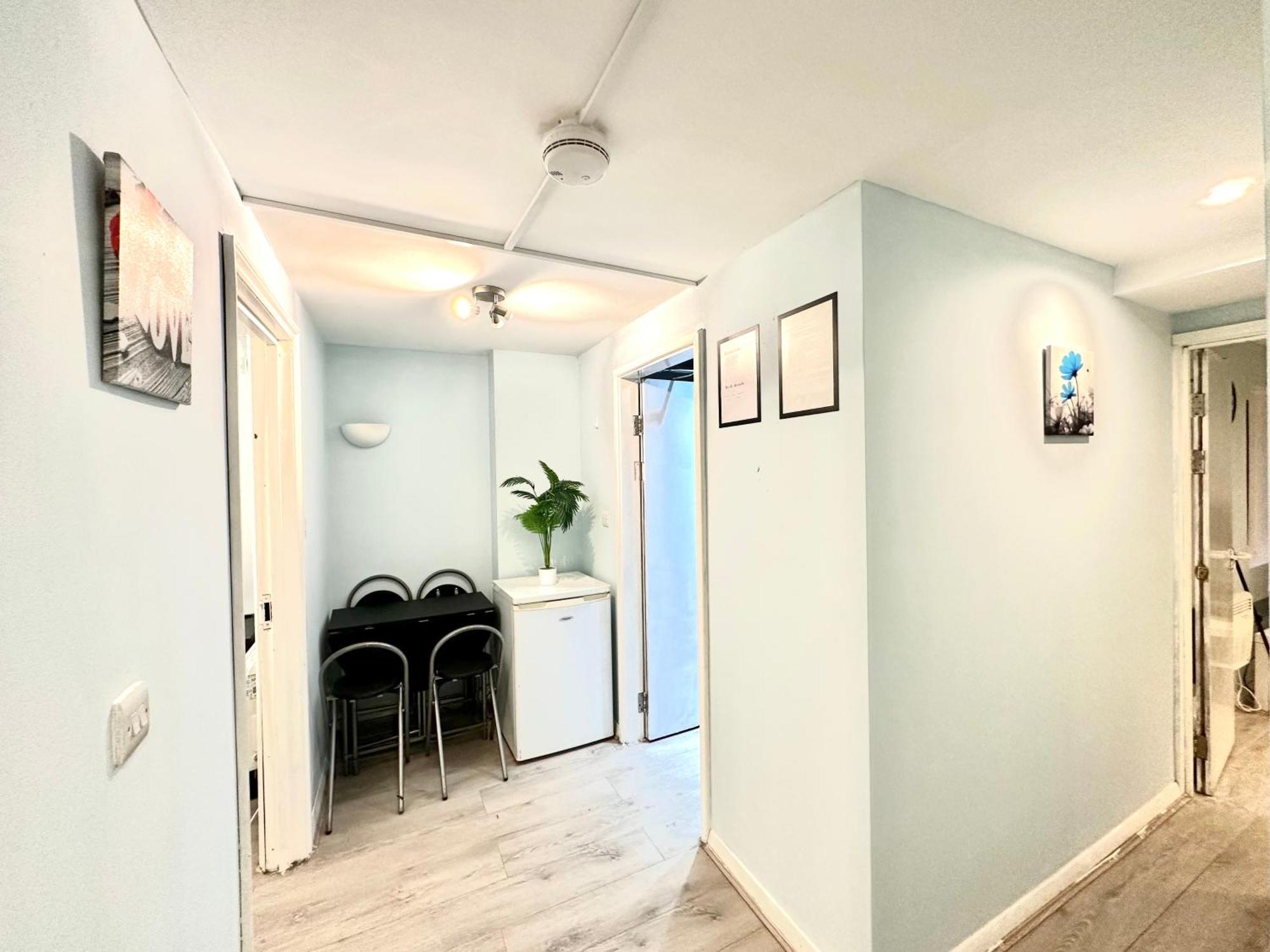 Kings Cross Guest House Лондон Экстерьер фото