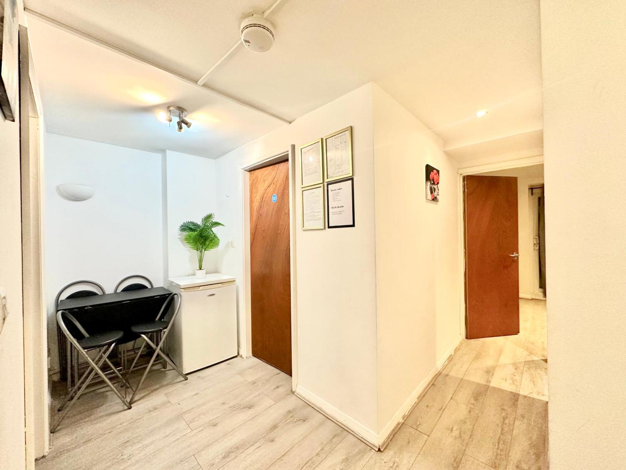 Kings Cross Guest House Лондон Экстерьер фото