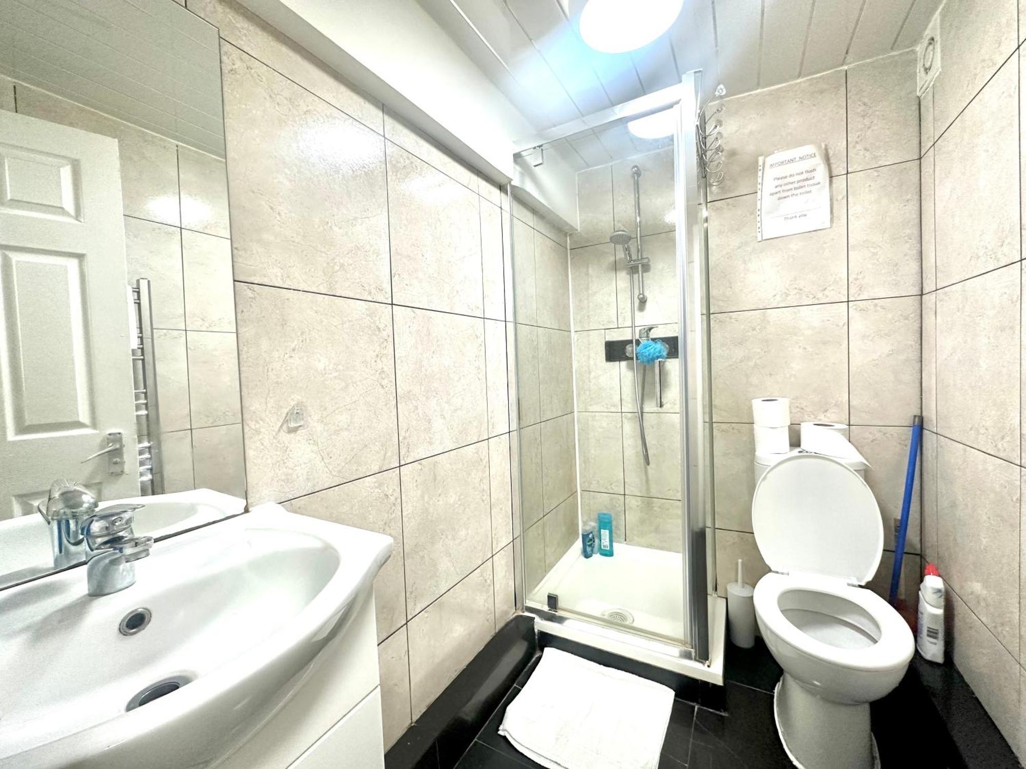 Kings Cross Guest House Лондон Экстерьер фото