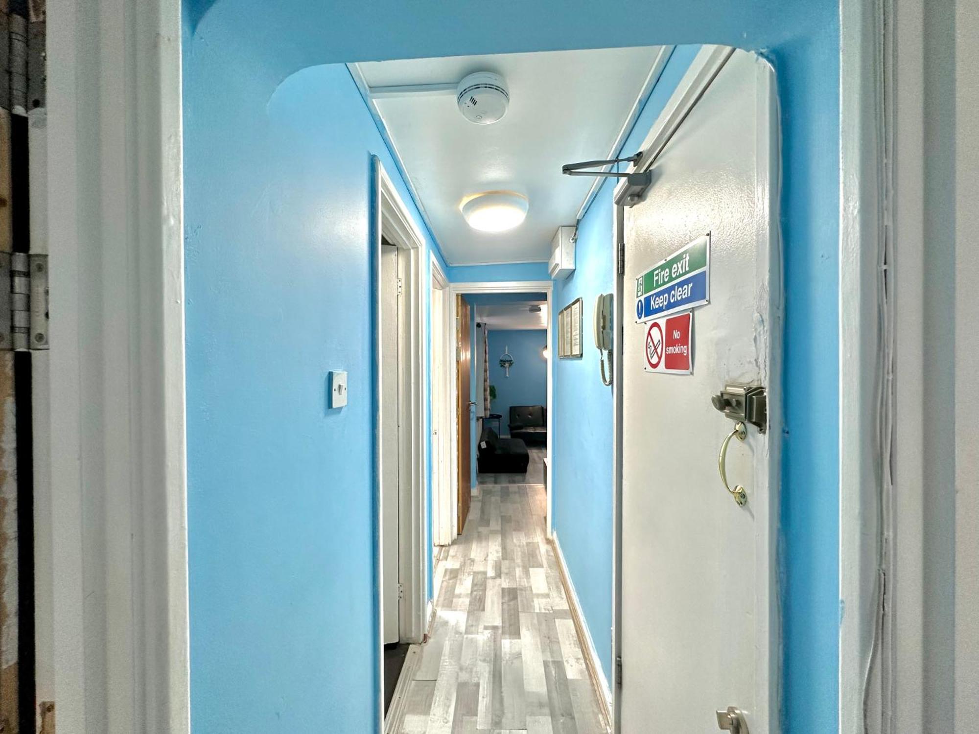 Kings Cross Guest House Лондон Экстерьер фото