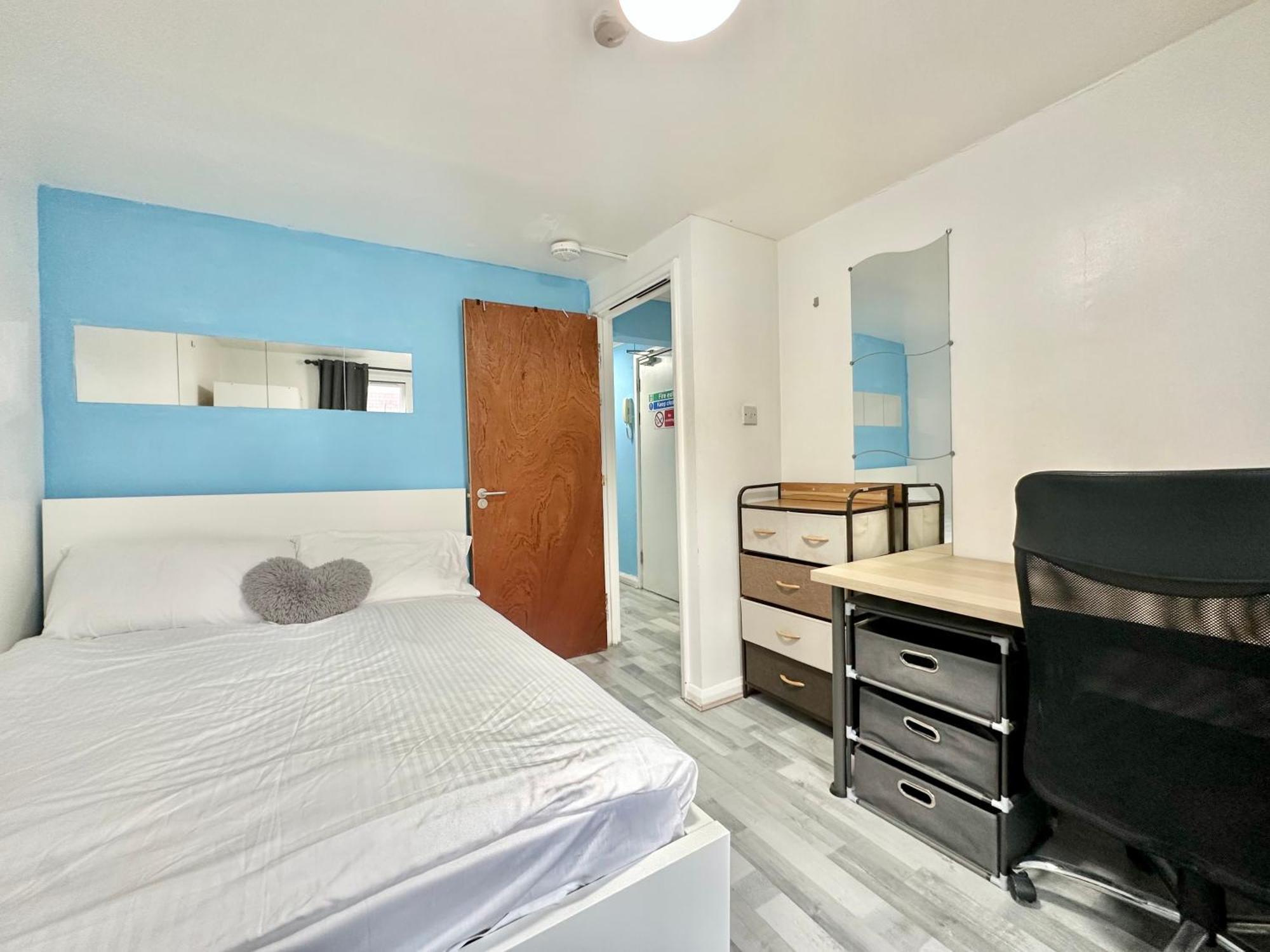 Kings Cross Guest House Лондон Экстерьер фото